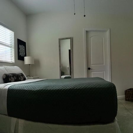 Loft Close To Downtown, Raymond James Stadium, Airport And Many More Places Tampa Exterior photo
