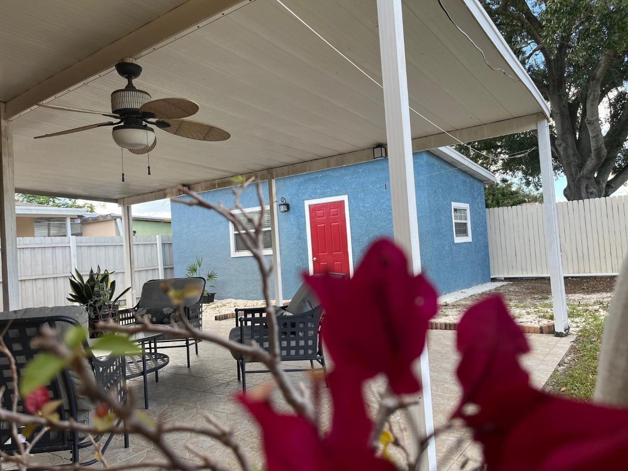 Loft Close To Downtown, Raymond James Stadium, Airport And Many More Places Tampa Exterior photo